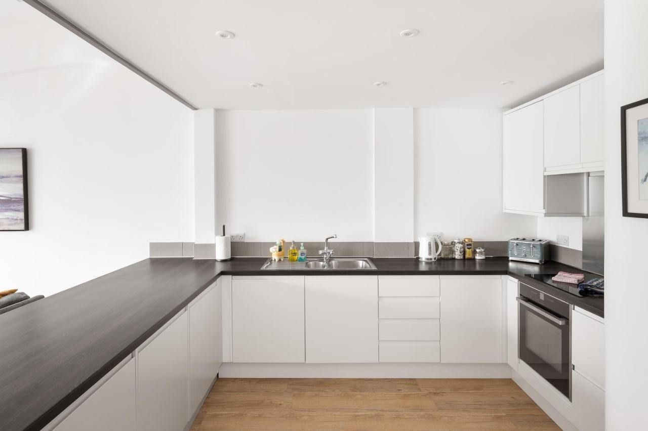 Lancing Beach Apartment. Eksteriør billede